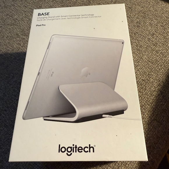Logitech IPad Pro Base- Never Used- In Box - Picture 1 of 3